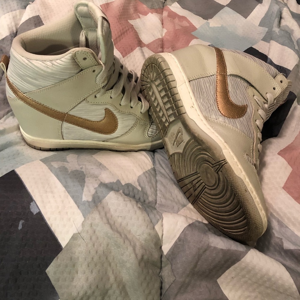 COPY - Nike Wedge Sneaker